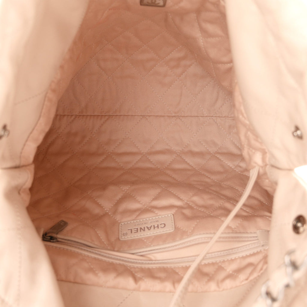 Shiny Calfskin Quilted Small Chanel 22 Ecru