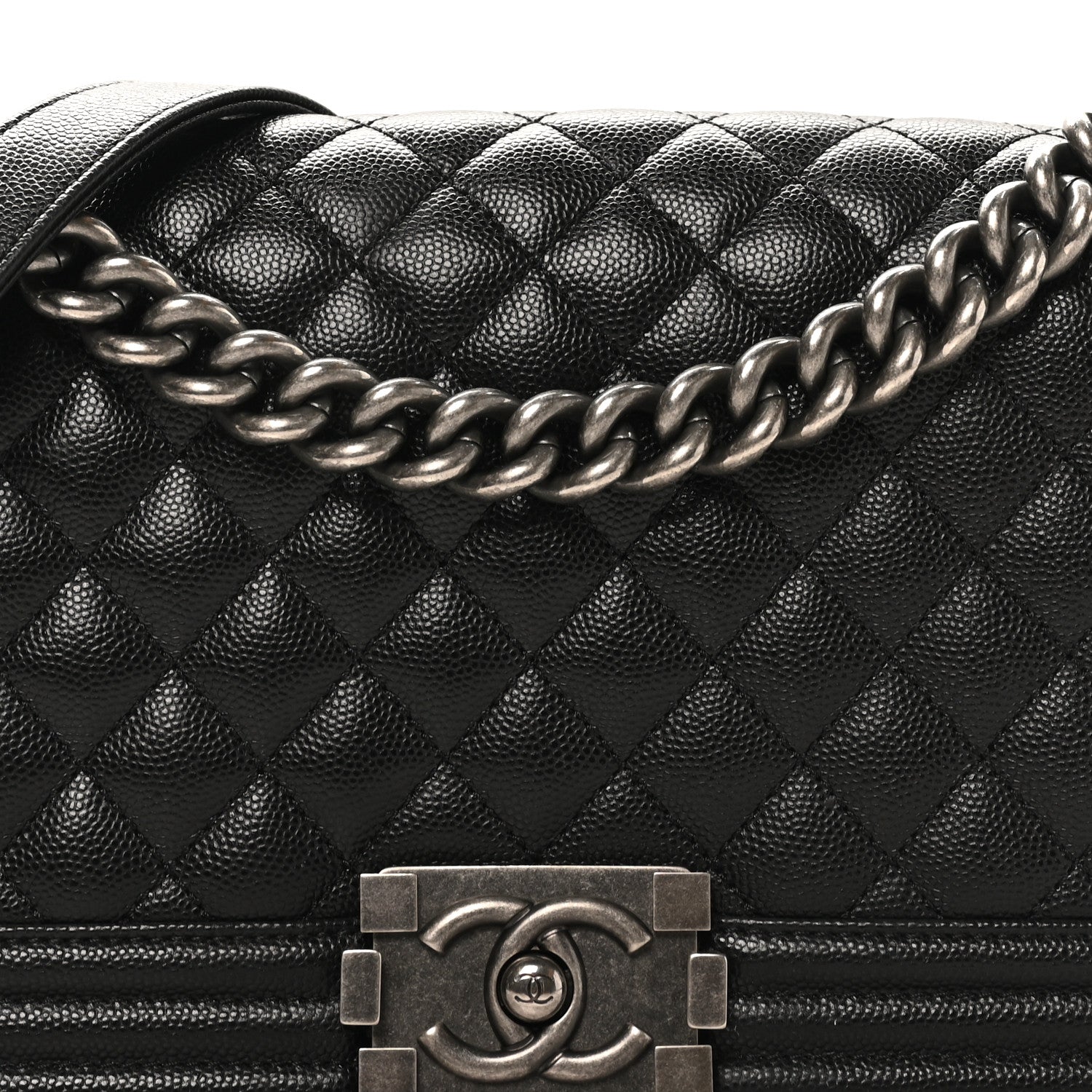 Caviar Quilted Medium Boy Flap Black