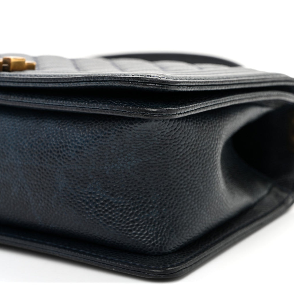 Caviar Quilted Medium Boy Flap Navy