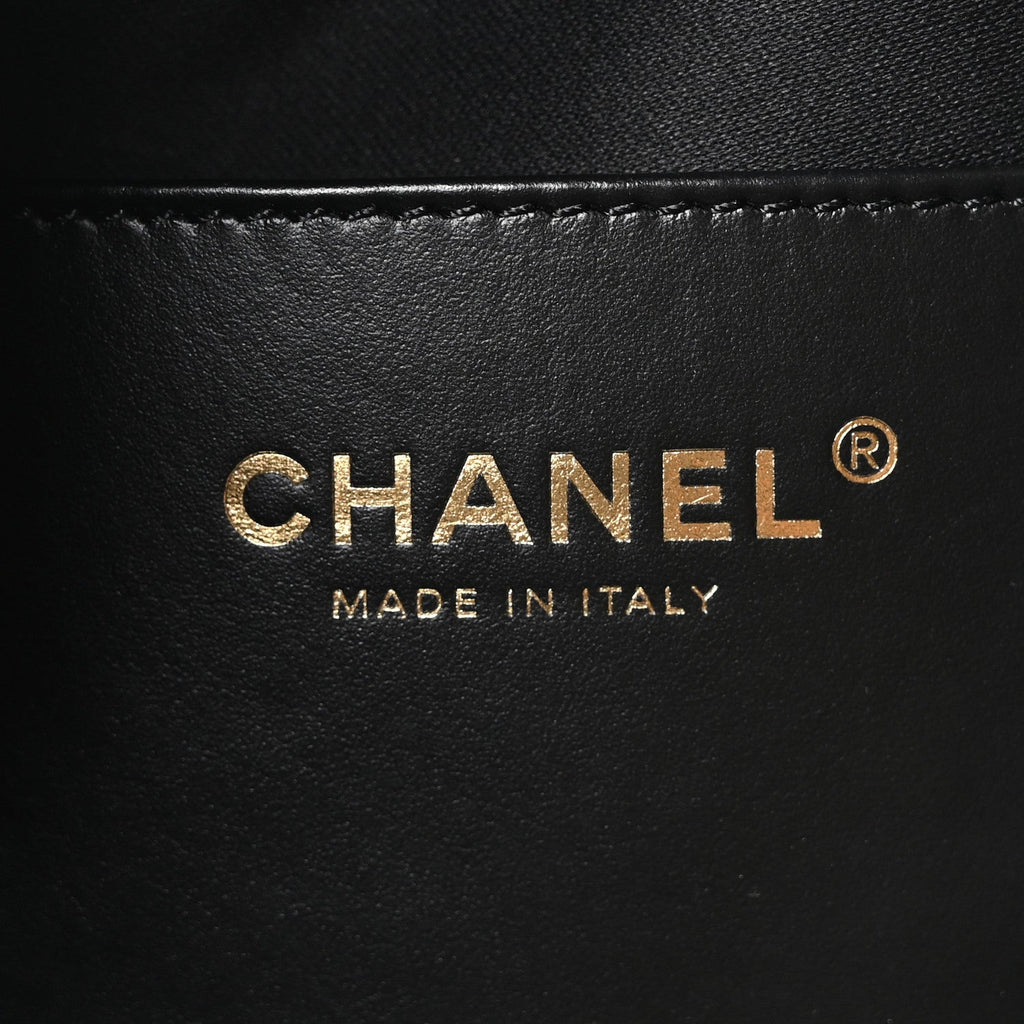 Caviar Quilted Medium Chanel 25 Handbag Black