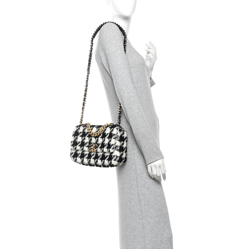 Tweed Quilted Medium Chanel 19 Flap Black Ecru White