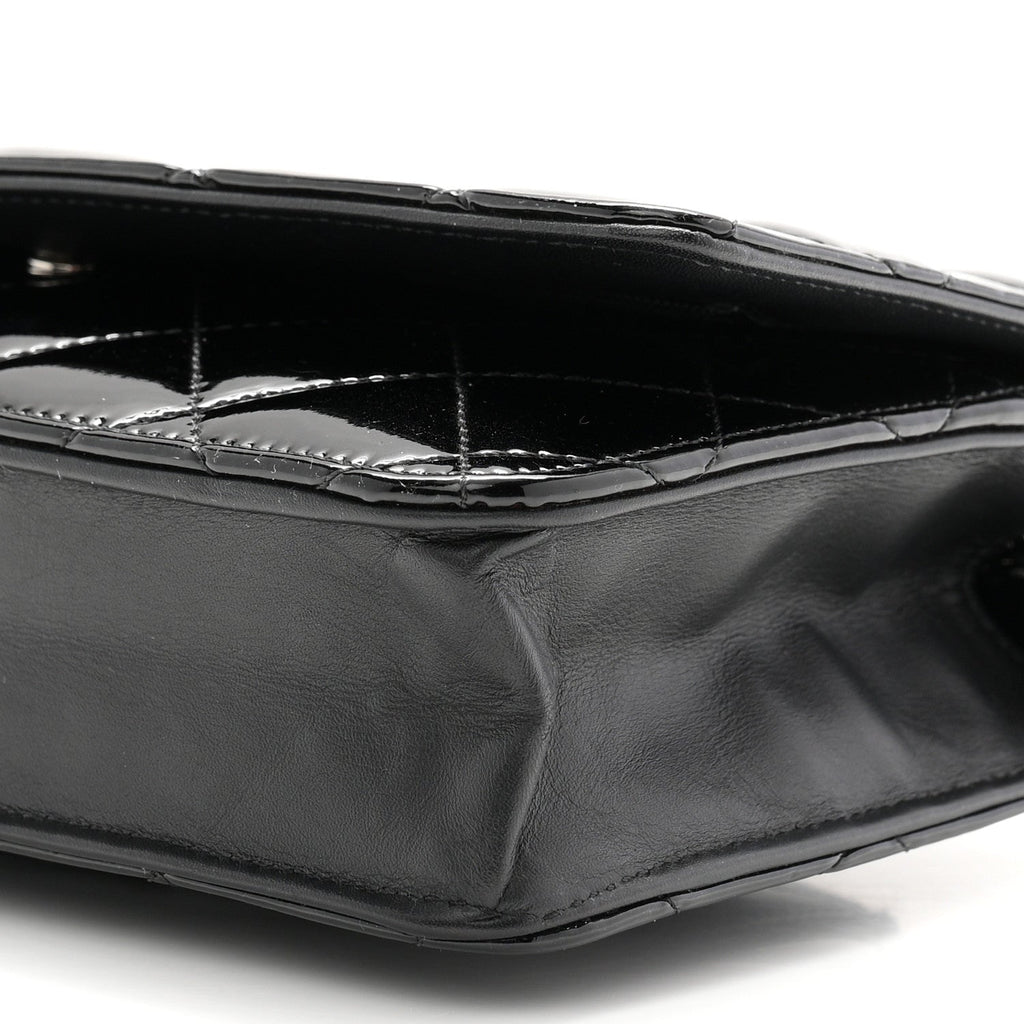 Patent Quilted Wallet On Chain WOC Black
