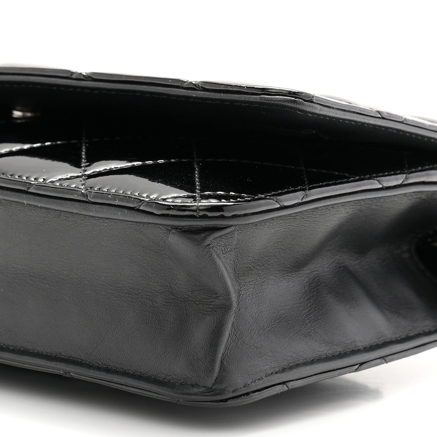 Patent Quilted Wallet On Chain WOC Black