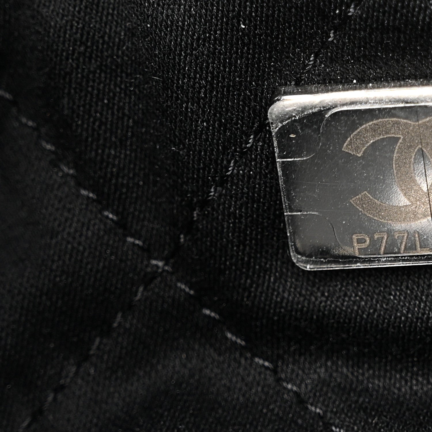 Shiny Calfskin Quilted Mini Chanel 22 So Black