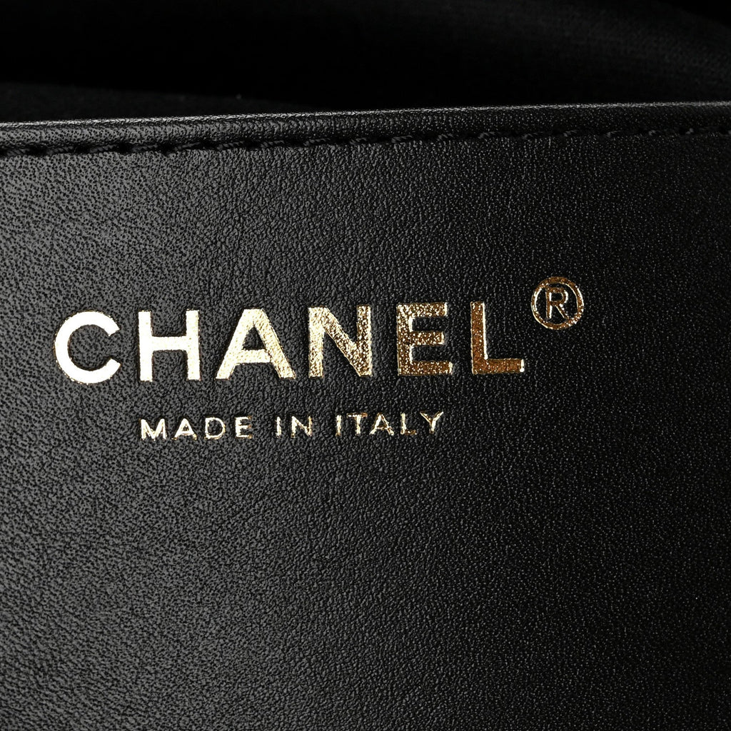 Caviar Quilted Medium Chanel 25 Handbag Black