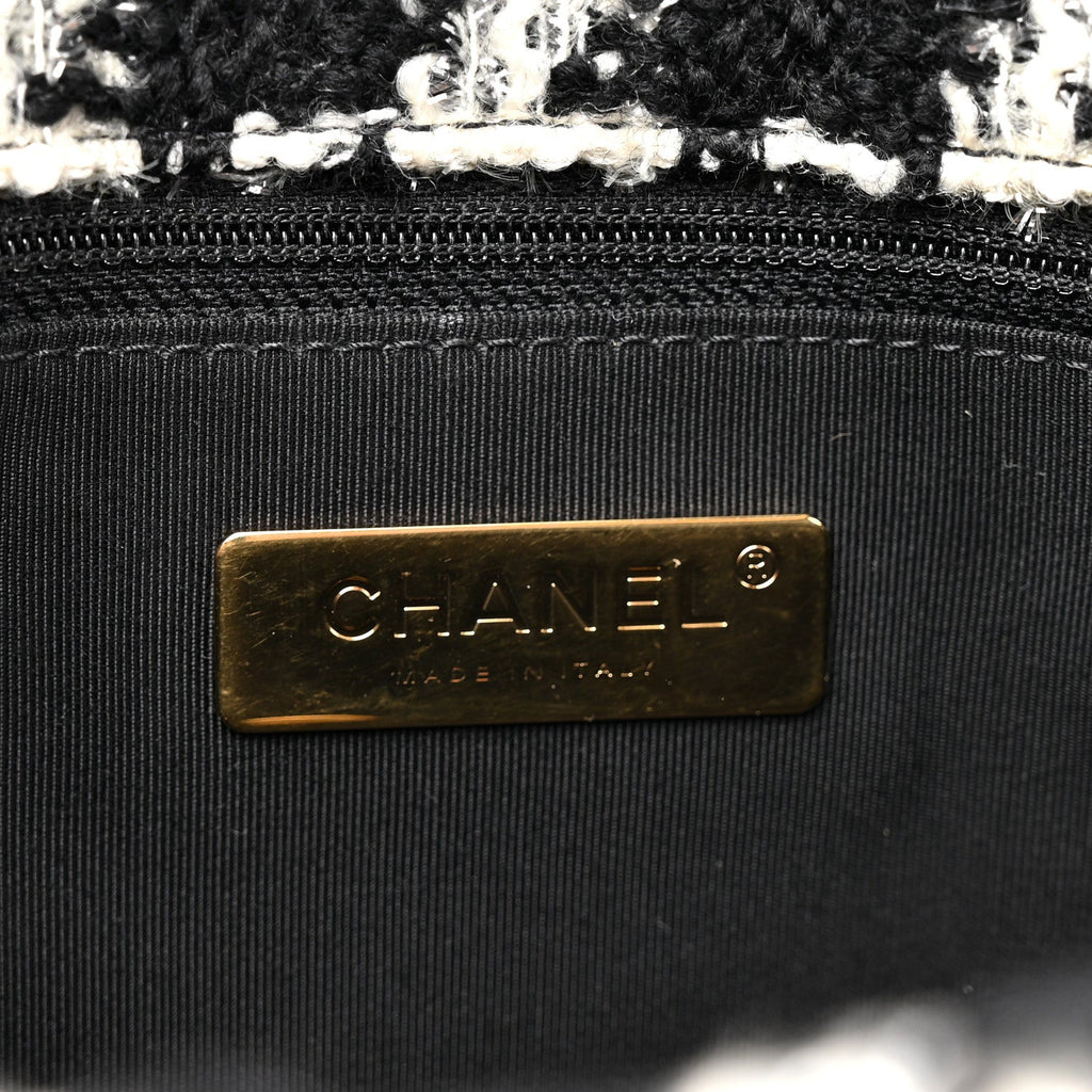 Tweed Quilted Medium Chanel 19 Flap Black Ecru White