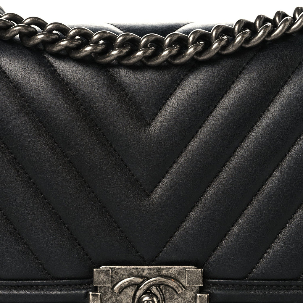 Lambskin Chevron Quilted Medium Boy Flap Black