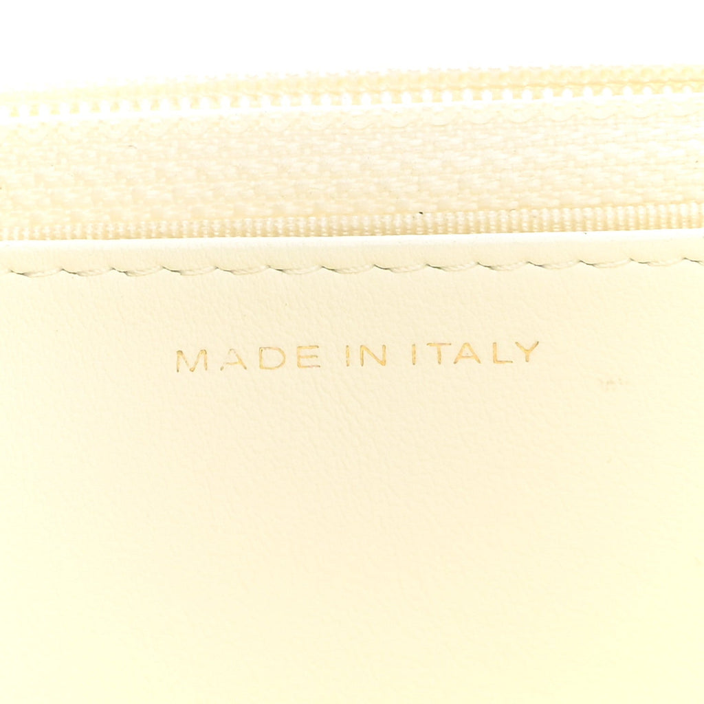 Caviar Quilted Wallet on Chain WOC White