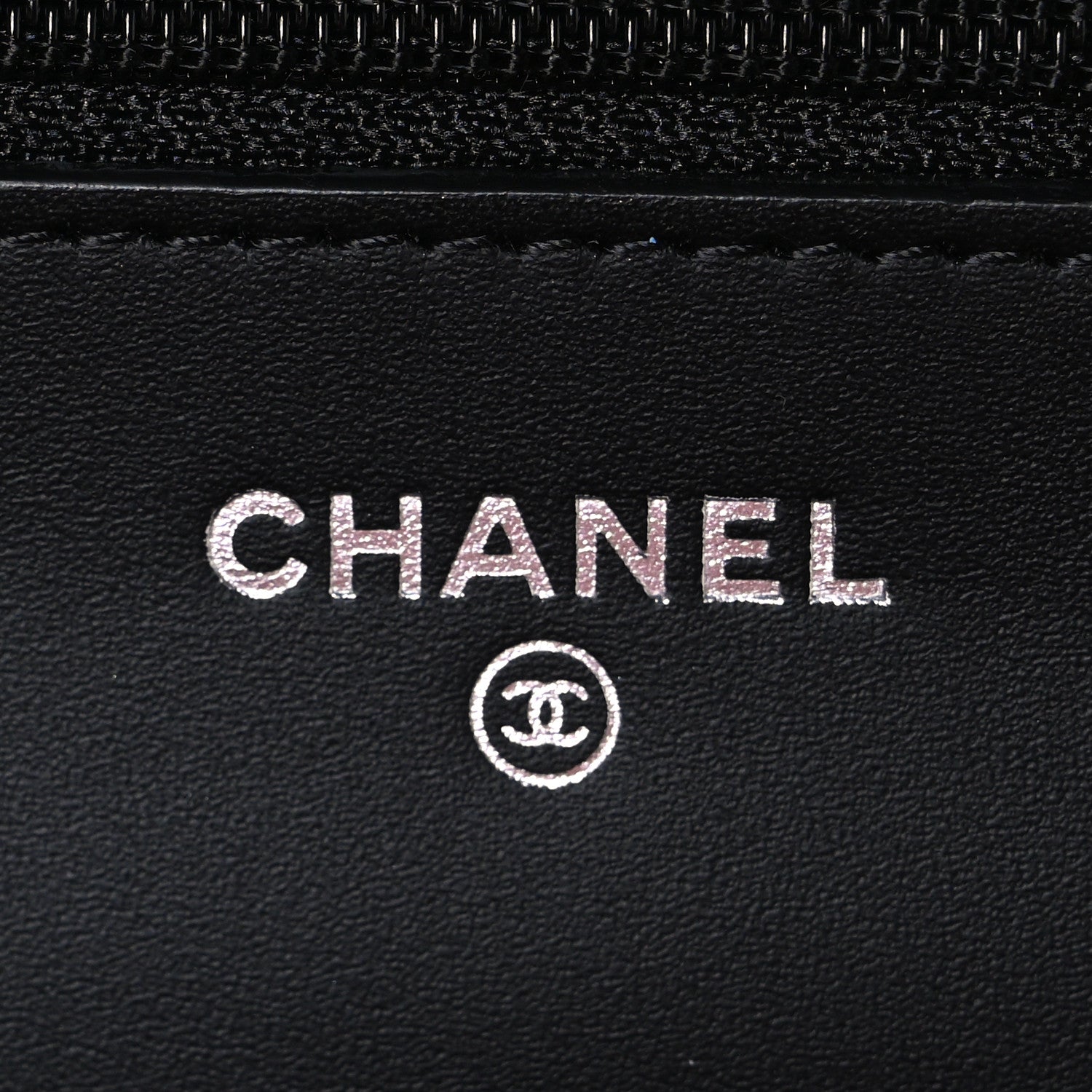 Patent Quilted Wallet On Chain WOC Black