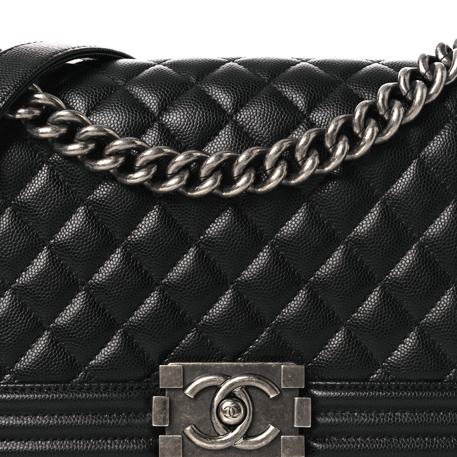 Caviar Quilted Medium Boy Flap Black