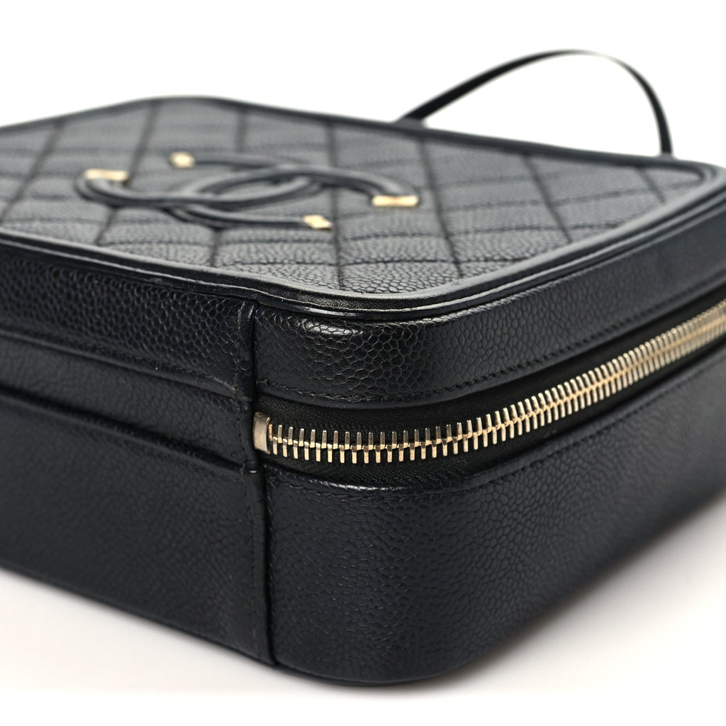 Caviar Quilted Medium CC Filigree Vanity Case Black