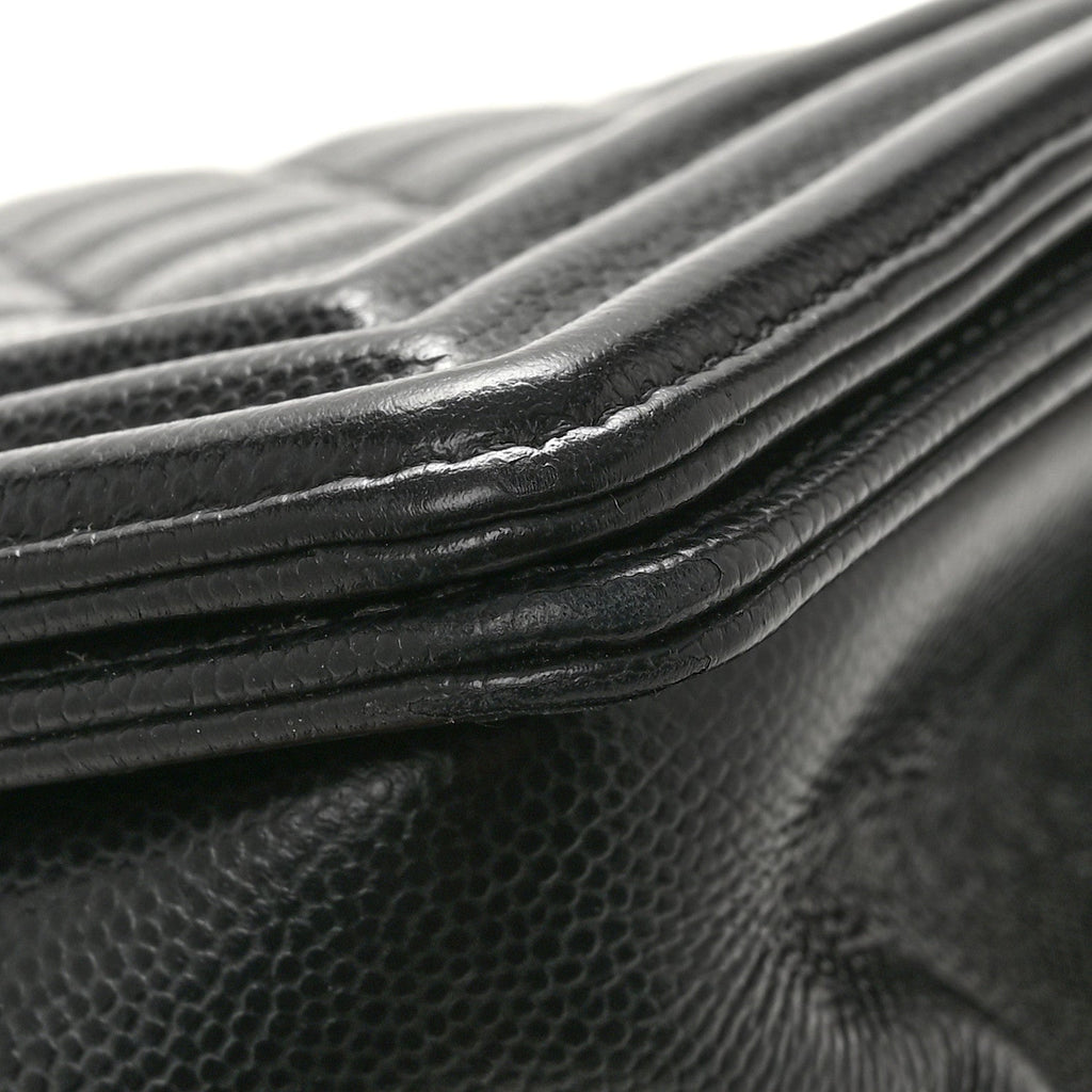 Caviar Quilted Medium Boy Flap Black