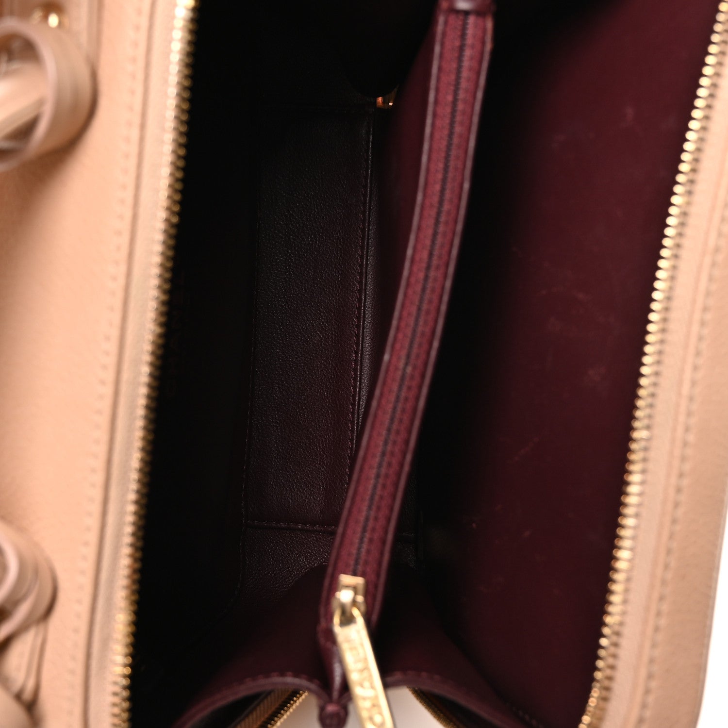 Caviar Quilted Medium CC Filigree Vanity Case Beige