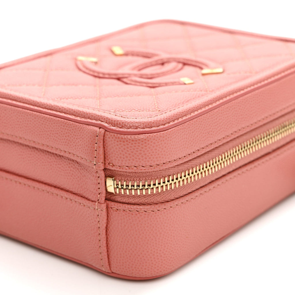 Caviar Quilted CC North South Filigree Vanity Case Pink