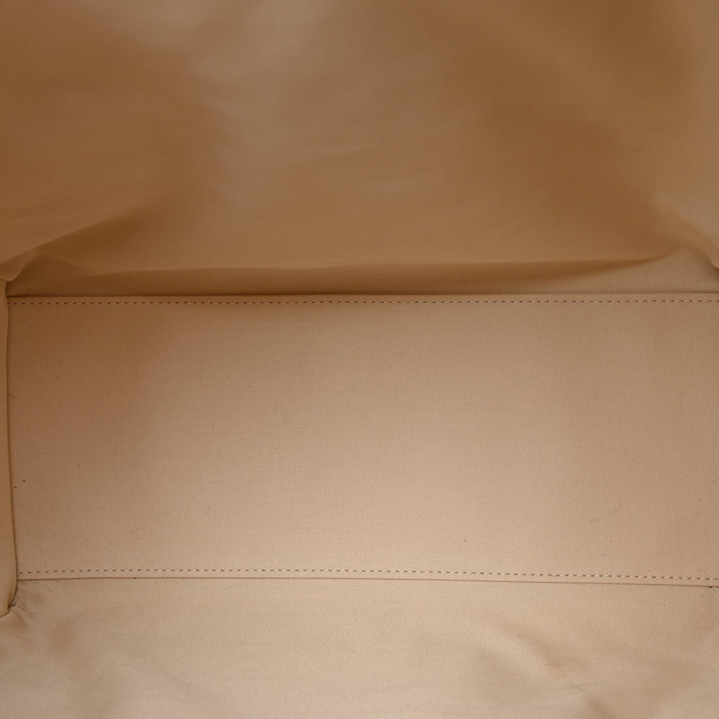 Caviar Quilted Medium Chanel 25 Handbag White