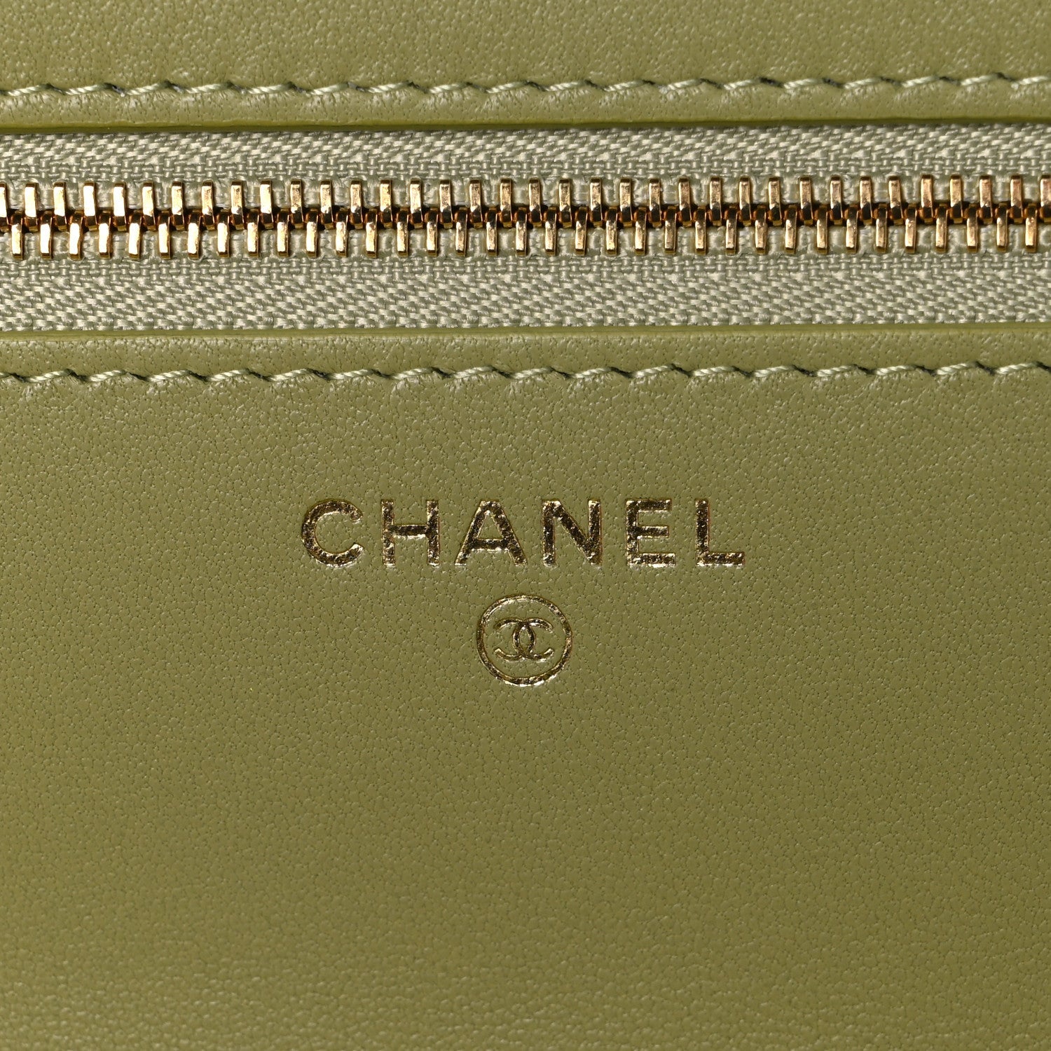 Calfskin Lizard Embossed Wallet On Chain WOC Green
