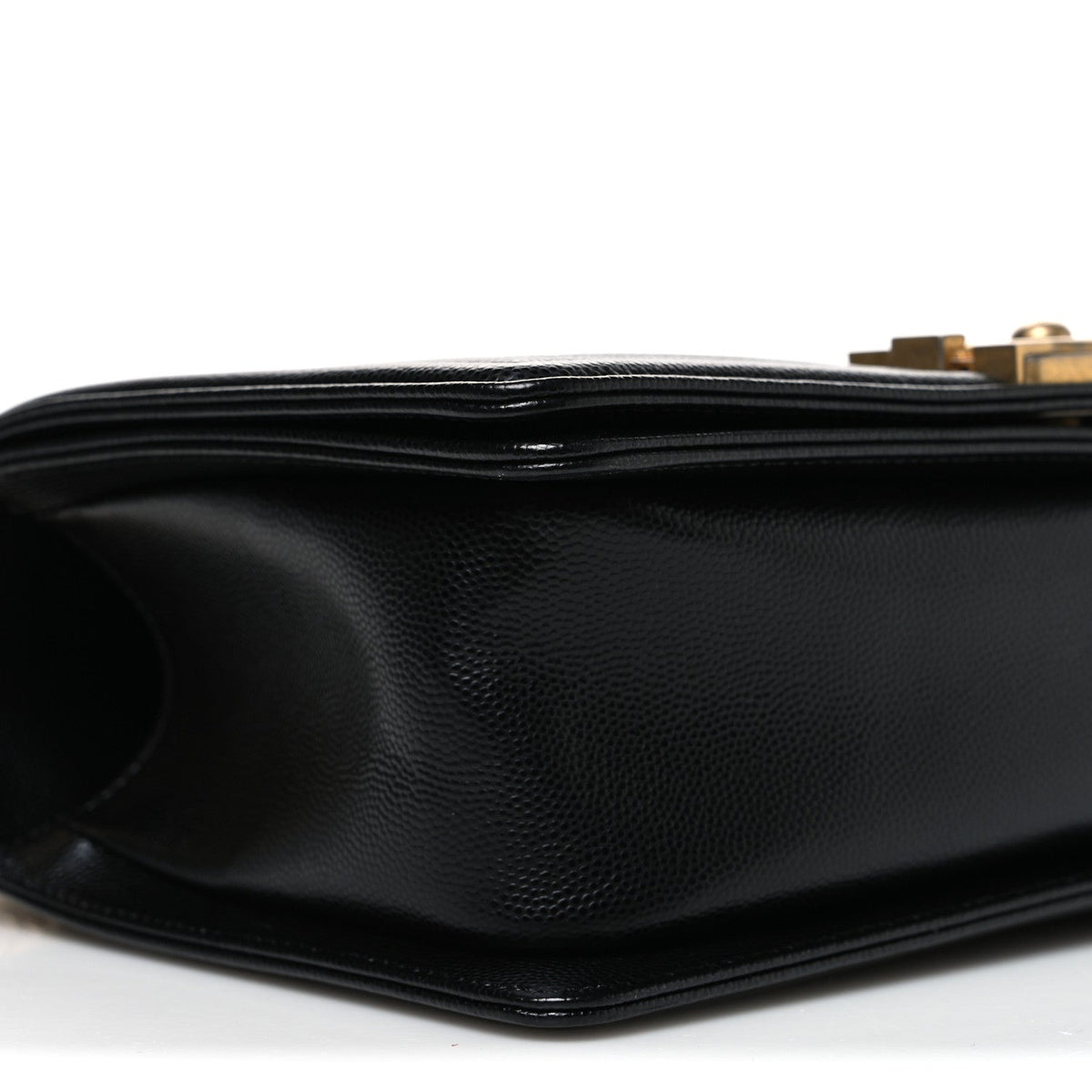 Caviar Quilted Medium Boy Flap Black