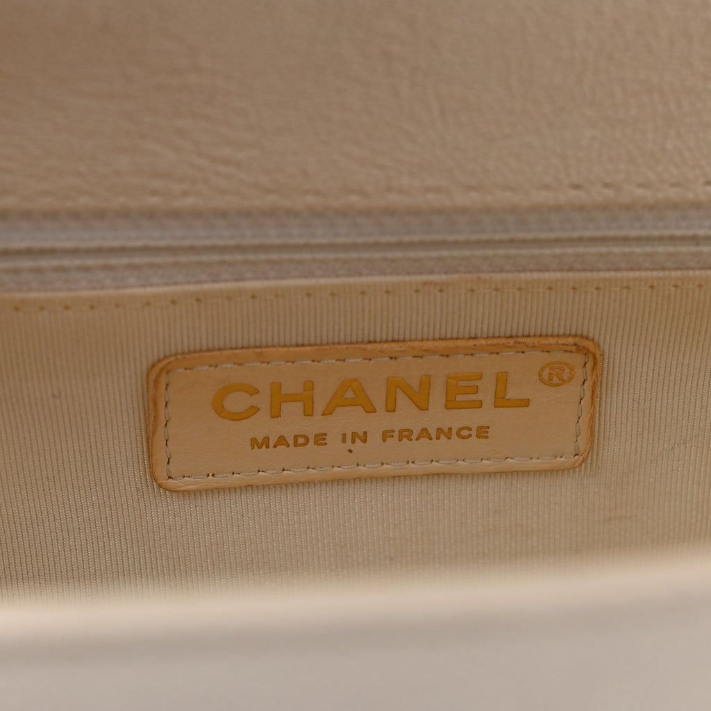 Caviar Quilted New Medium Boy Flap White