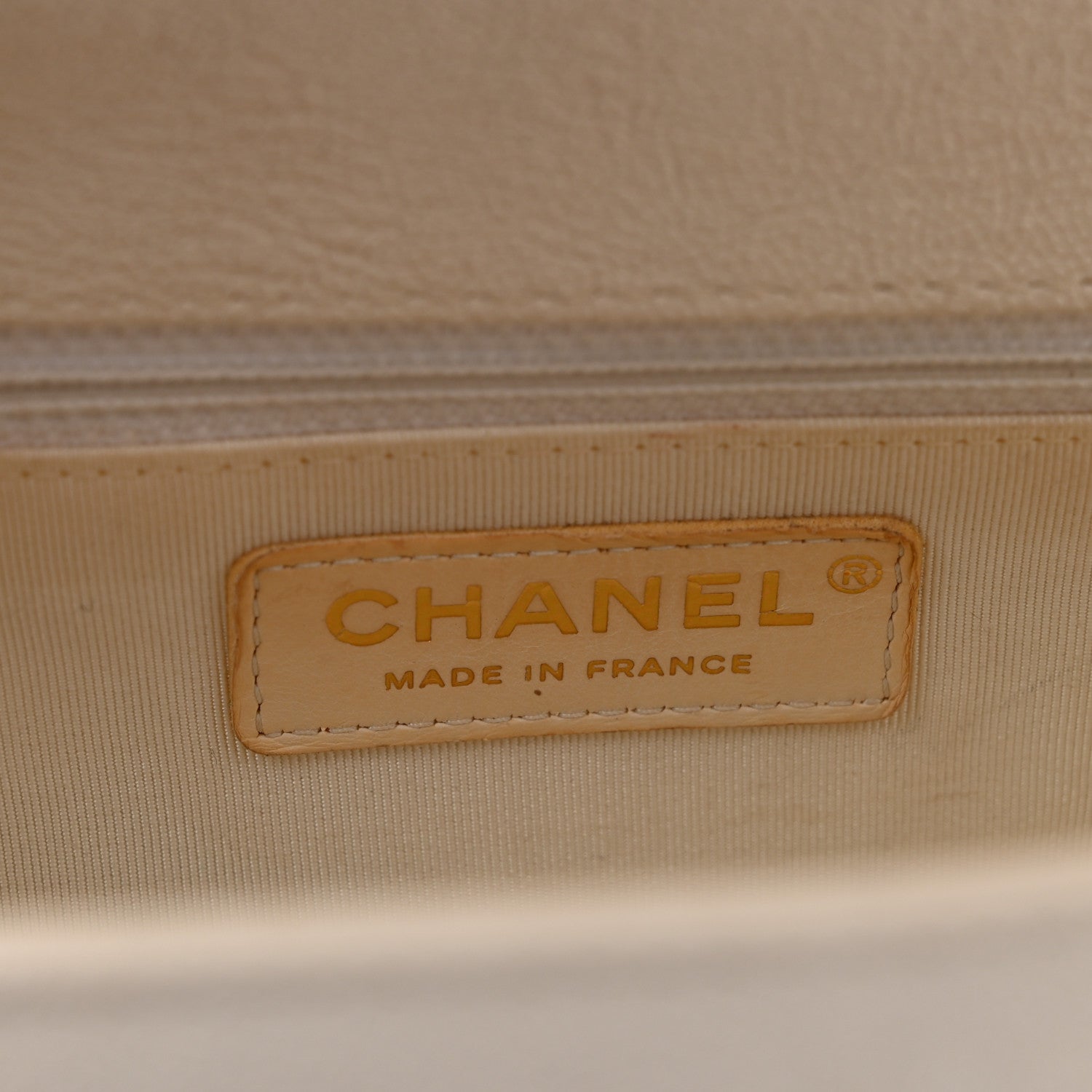 Caviar Quilted New Medium Boy Flap White