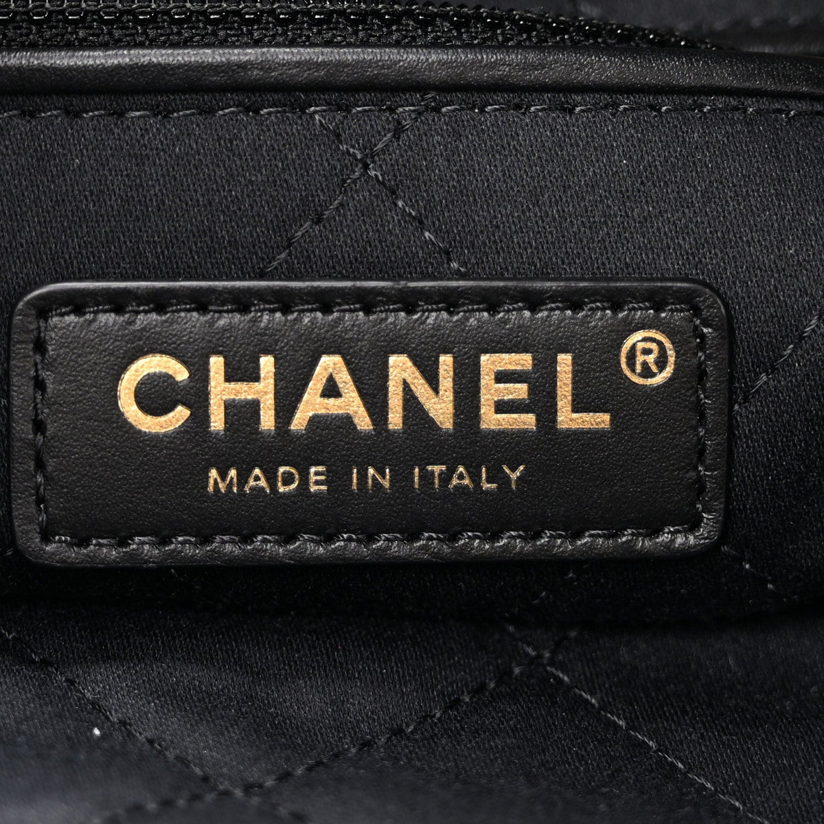 Shiny Caviar Quilted Monochrome Small Chanel 22 Black