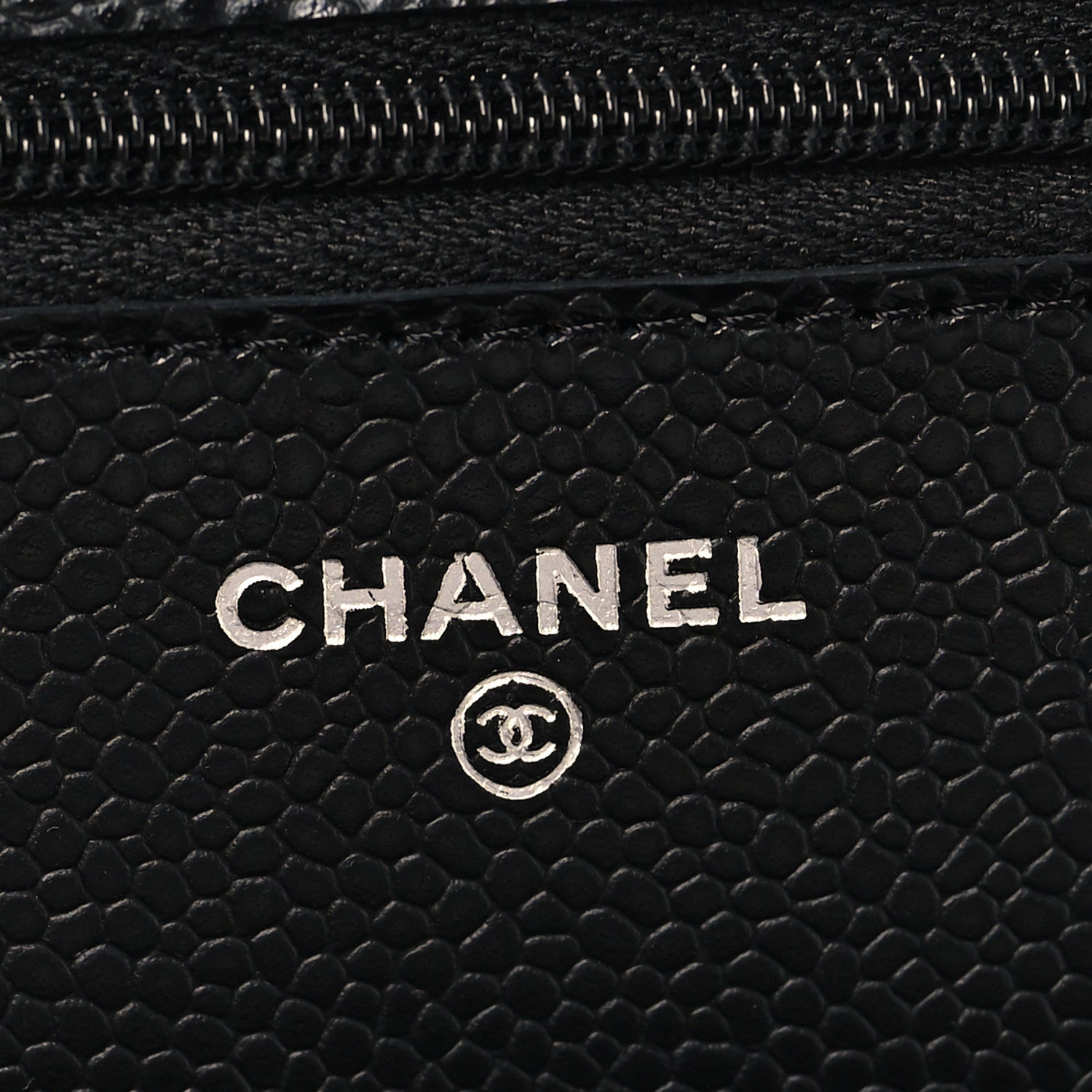 Caviar Quilted CC Turnlock Wallet On Chain WOC Black