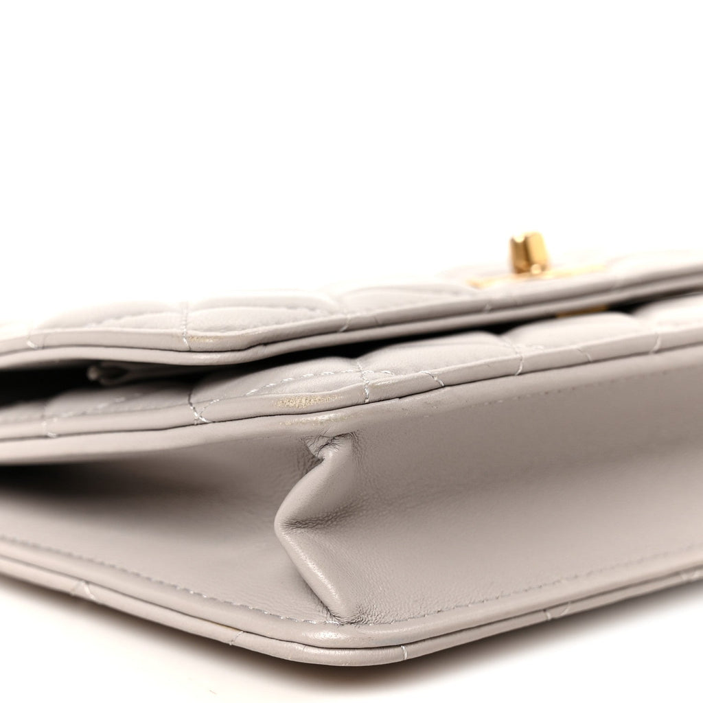Lambskin Quilted CC Pearl Crush Wallet on Chain WOC Grey