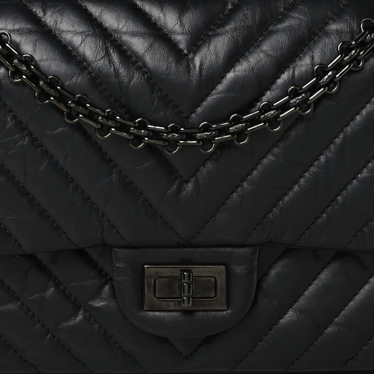 Aged Calfskin Chevron Quilted 2.55 Reissue 225 Flap So Black