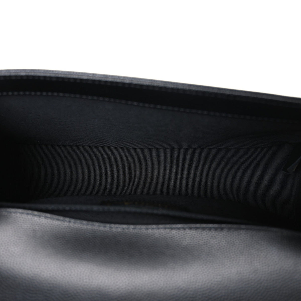 Caviar Quilted Medium Boy Flap Black