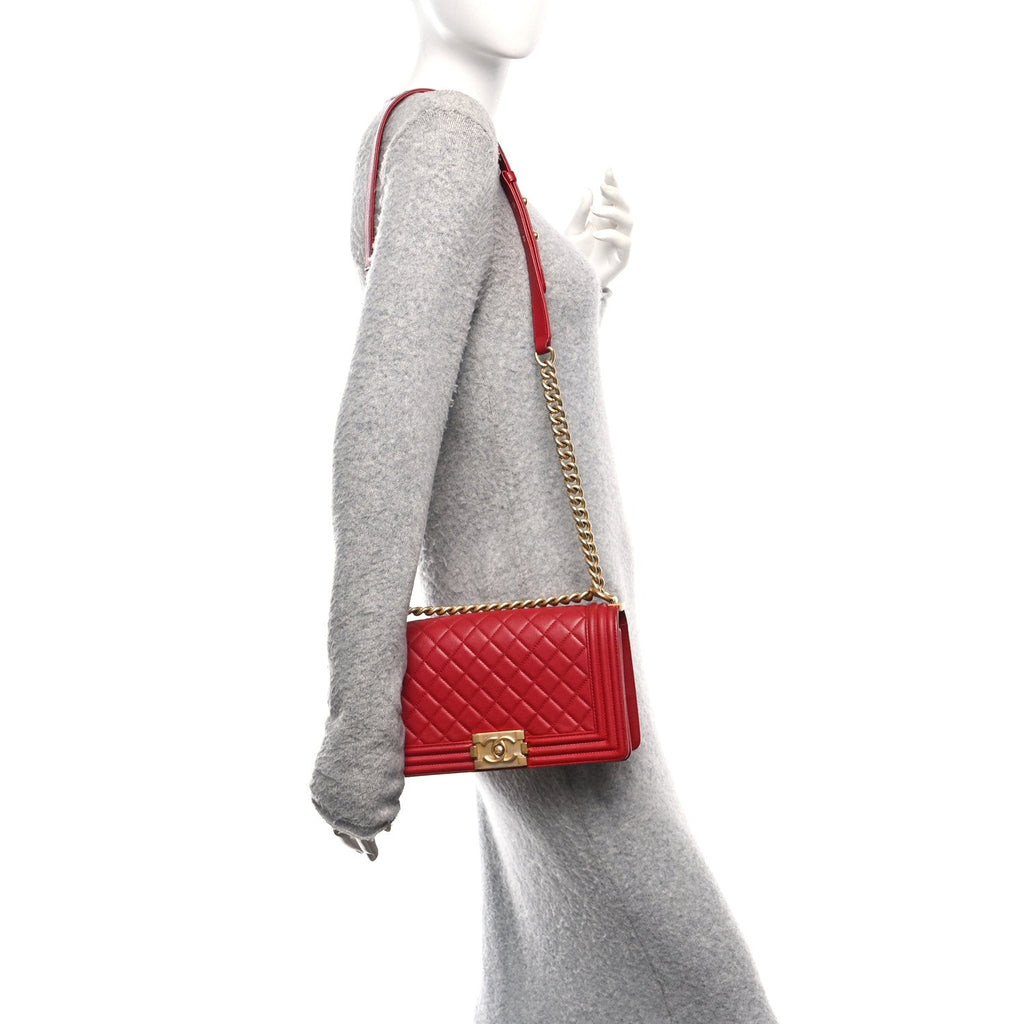 Caviar Quilted Medium Boy Flap Red