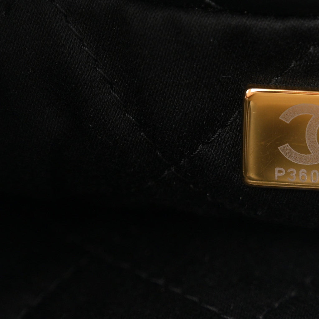 Shiny Calfskin Quilted Small Chanel 22 Black