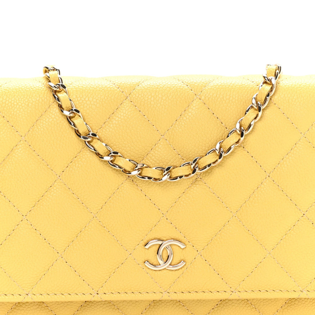 Caviar Quilted Tiny CC Wallet On Chain WOC Yellow