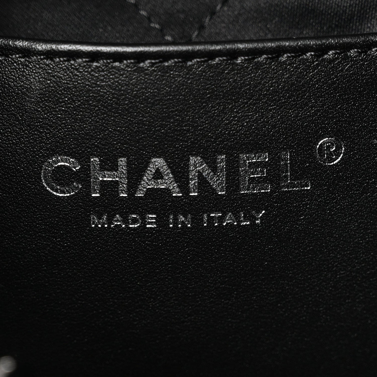 Shiny Calfskin Quilted Mini Chanel 22 So Black