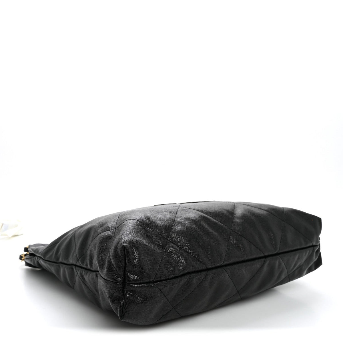 Shiny Caviar Quilted Monochrome Chanel 22 Black
