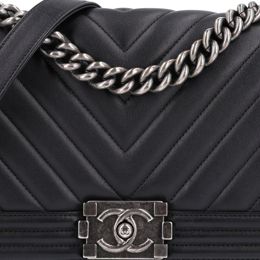 Lambskin Chevron Quilted Medium Boy Flap Black