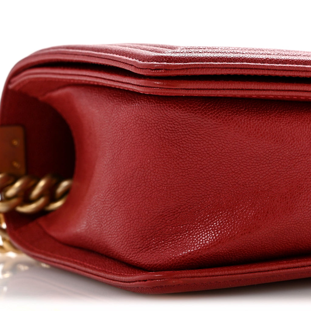 Caviar Quilted Medium Boy Flap Red