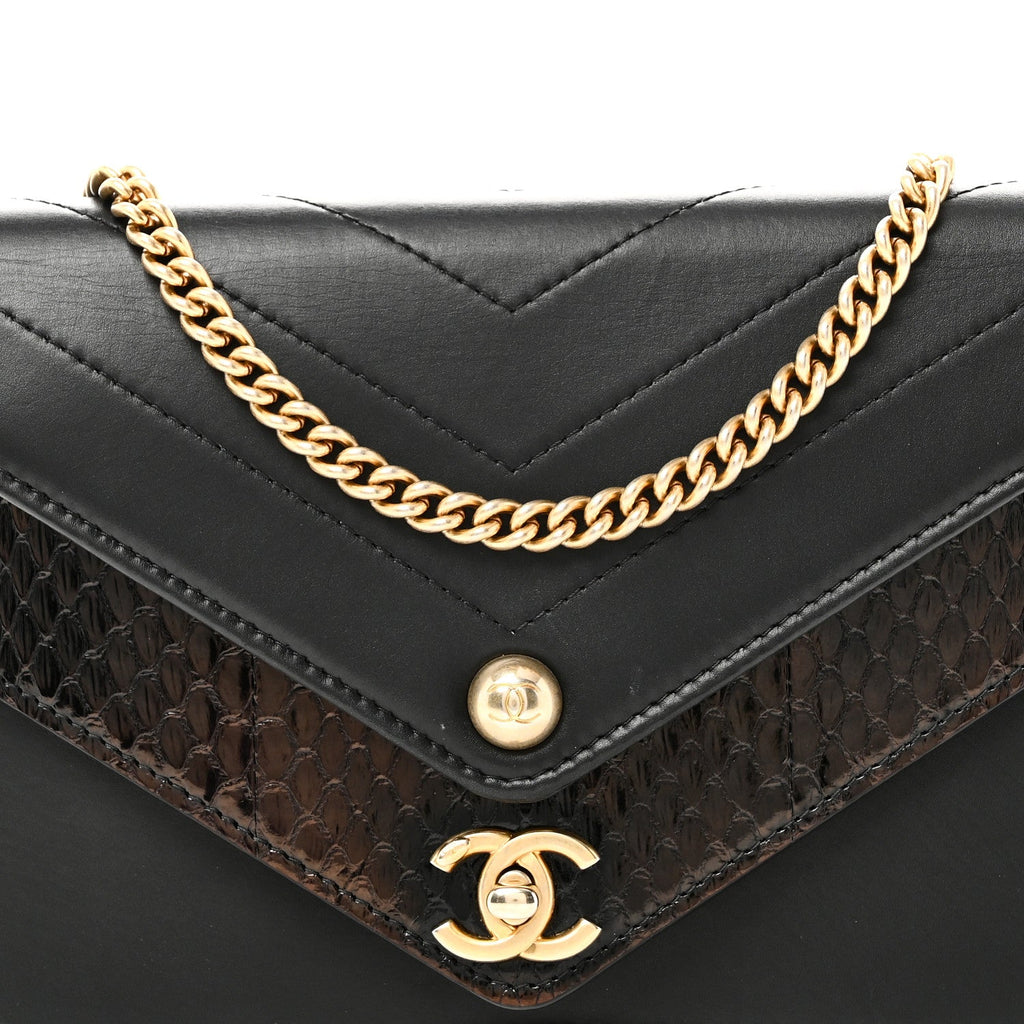 Calfskin Elaphe Double Chevron Mini Wallet On Chain WOC Black Black