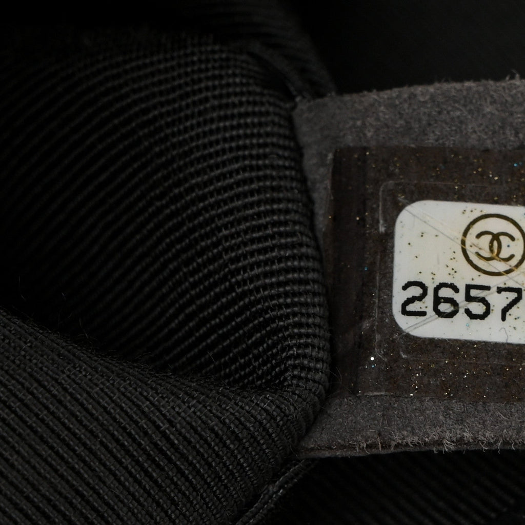 Caviar Quilted Medium Boy Flap Dark Grey