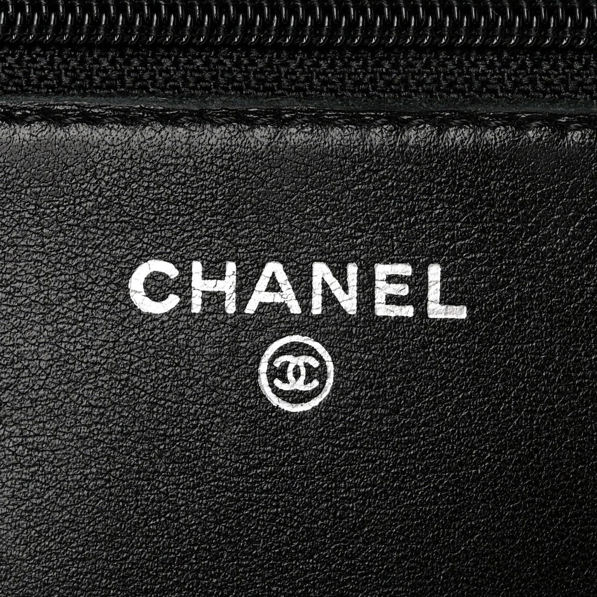Patent Quilted Wallet On Chain WOC Black