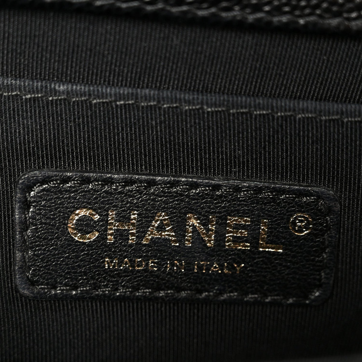 Caviar Chevron Quilted Medium Boy Flap Black