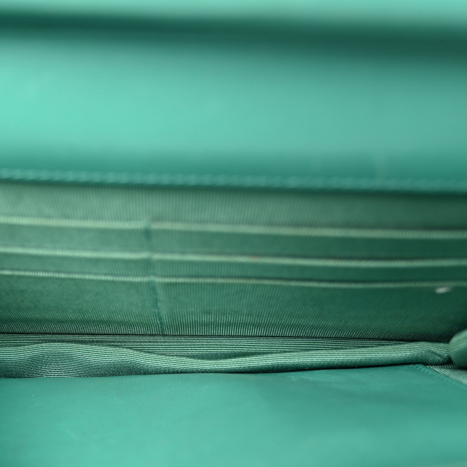 Patent Quilted Wallet On Chain WOC Green