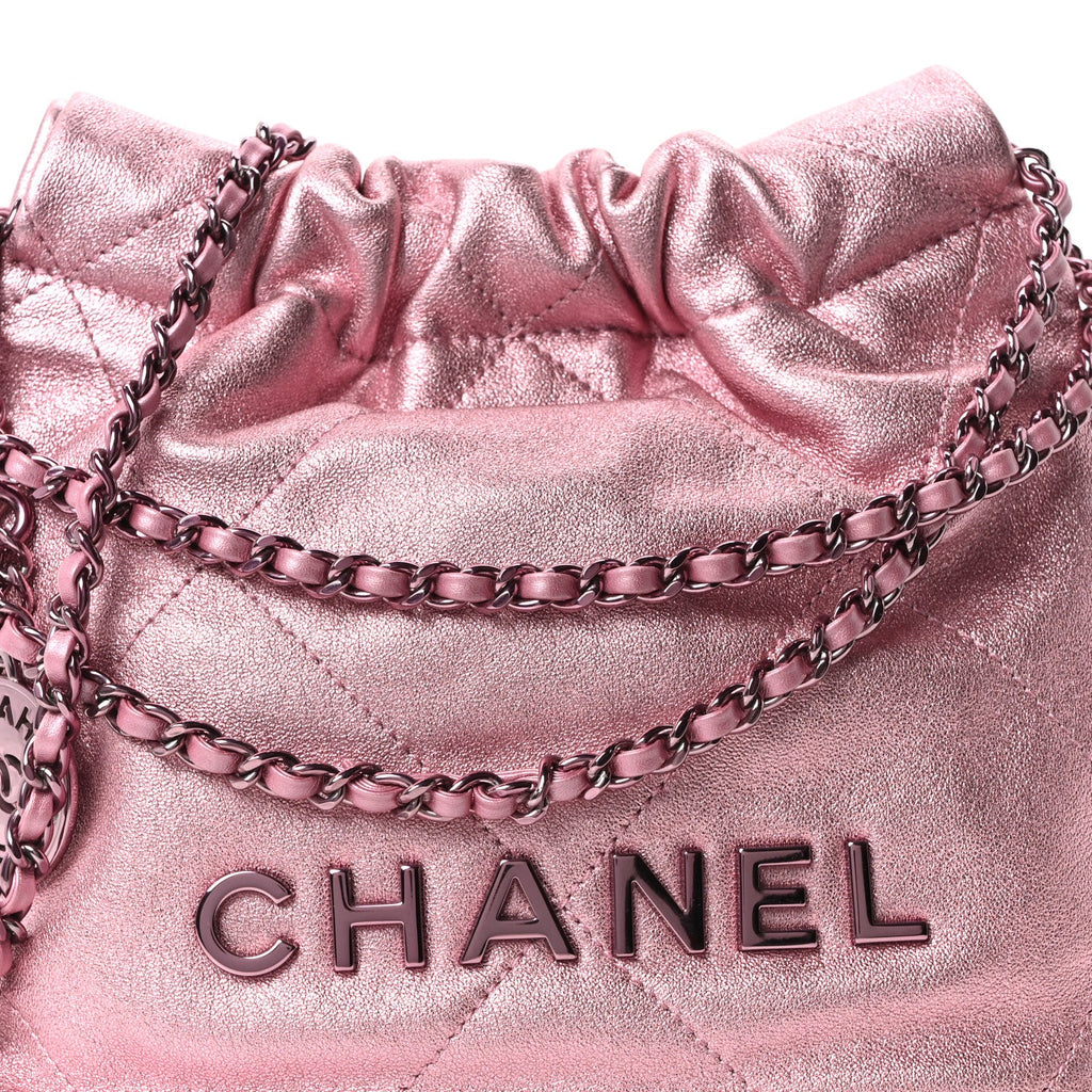 Metallic Lambskin Lacquered Monochrome Quilted Mini Chanel 22 Pink