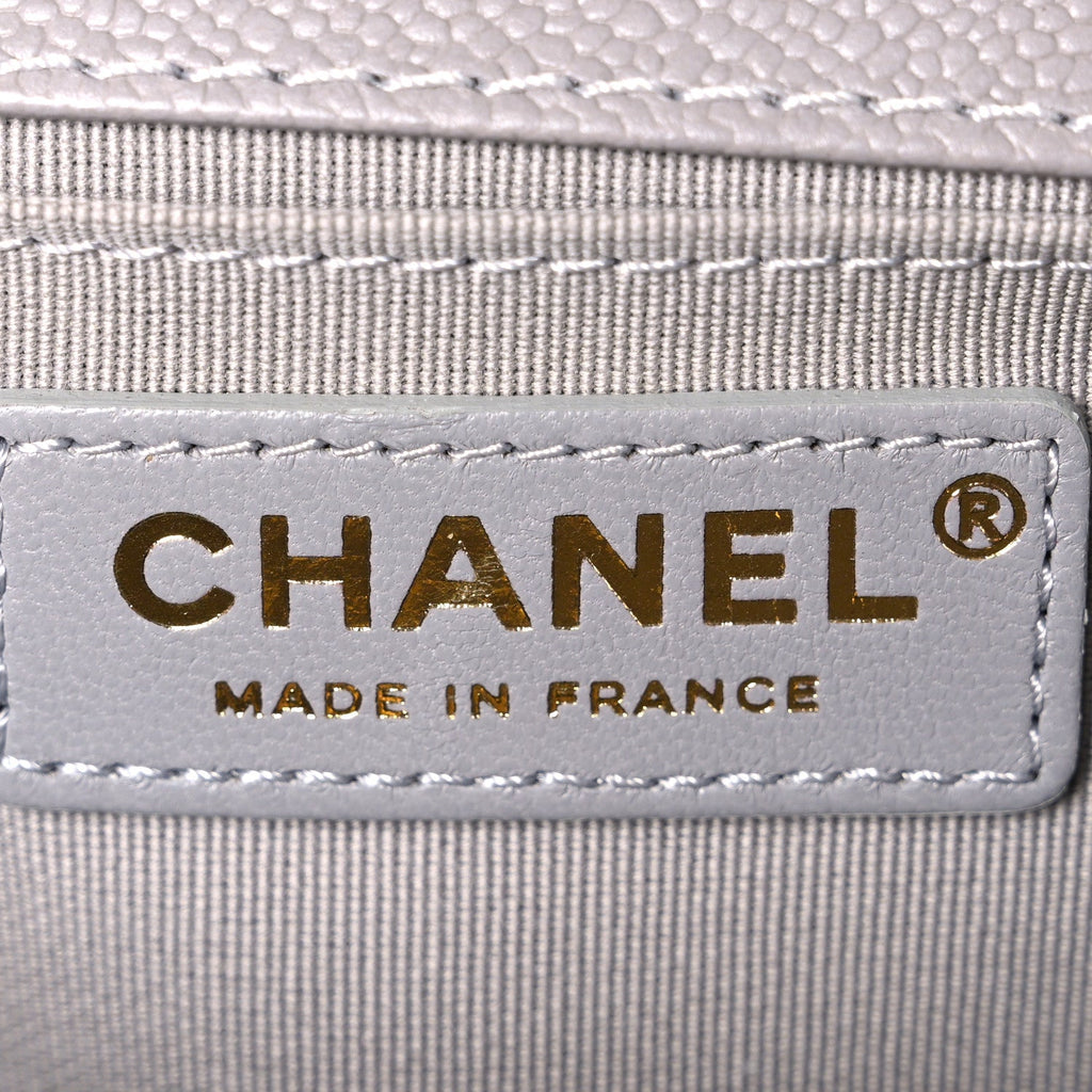 Caviar Quilted Chain Around Medium Boy Flap Grey