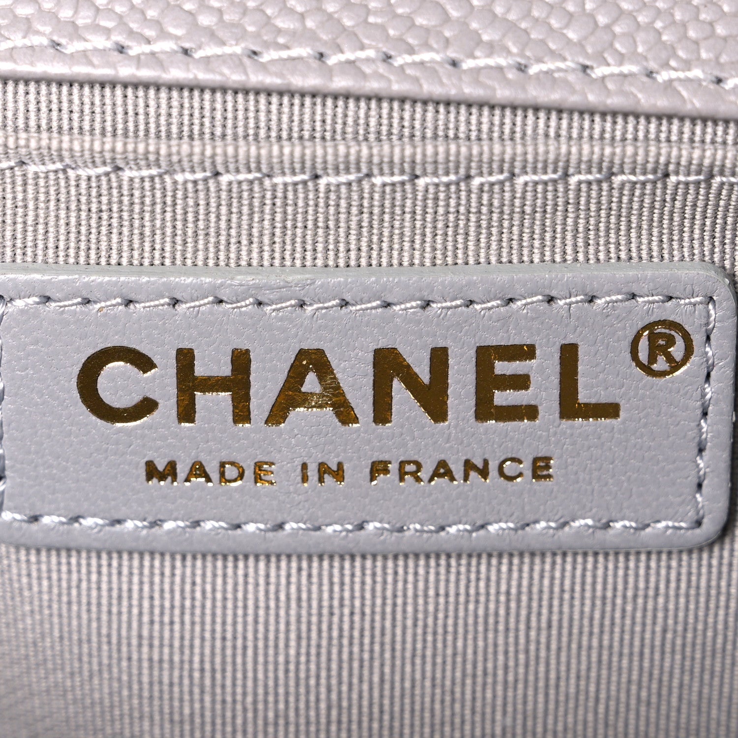 Caviar Quilted Chain Around Medium Boy Flap Grey