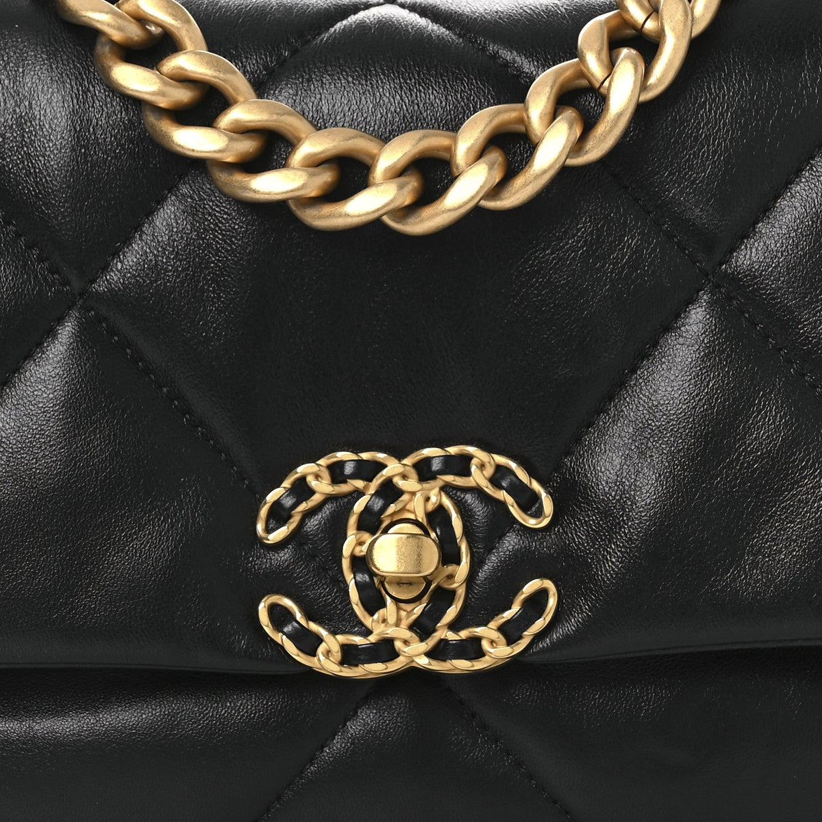 Lambskin Quilted Medium Chanel 19 Flap Black