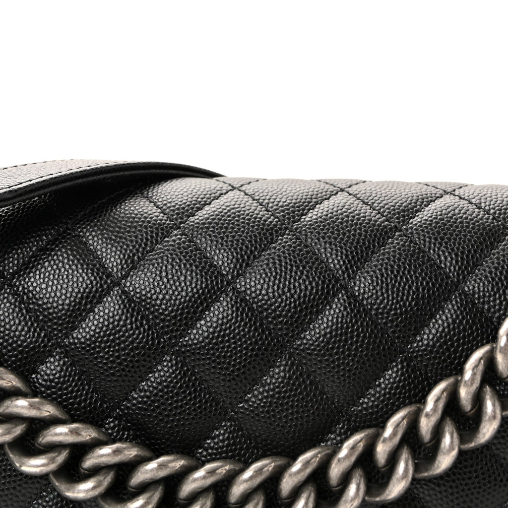 Caviar Quilted Medium Boy Flap Black