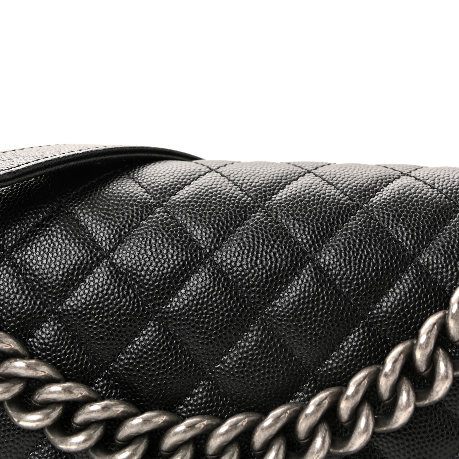 Caviar Quilted Medium Boy Flap Black