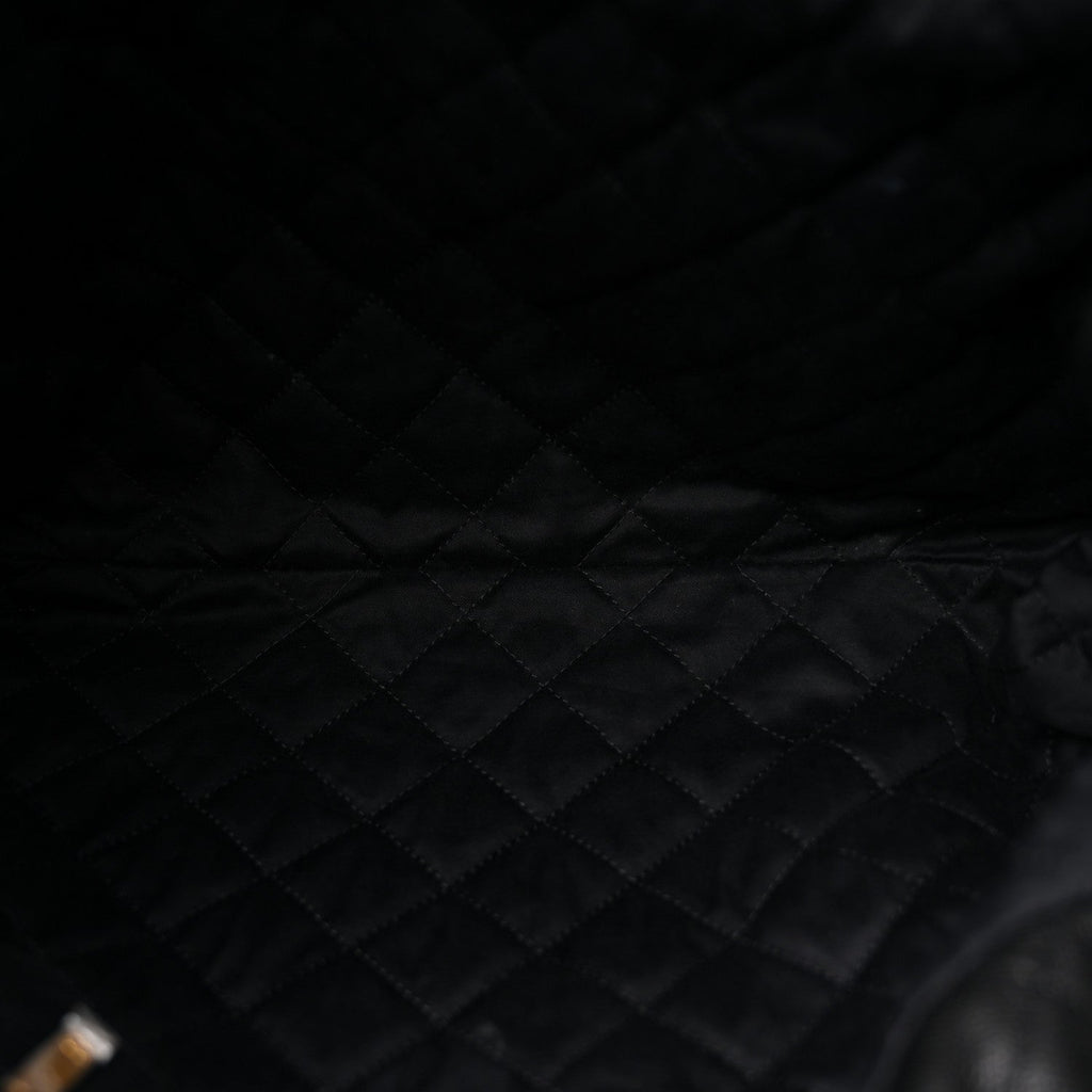 Shiny Caviar Quilted Monochrome Small Chanel 22 Black