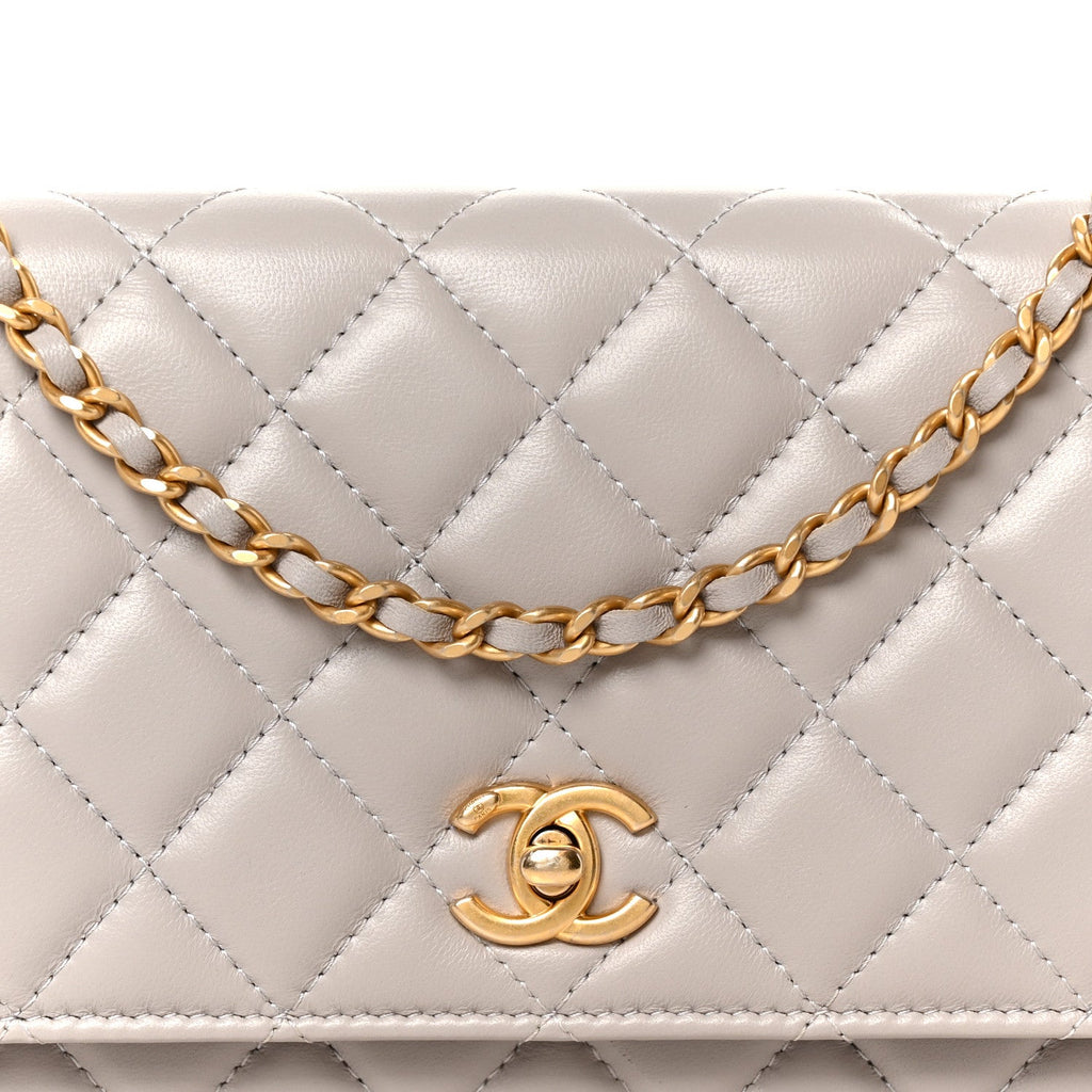 Lambskin Quilted CC Pearl Crush Wallet on Chain WOC Grey