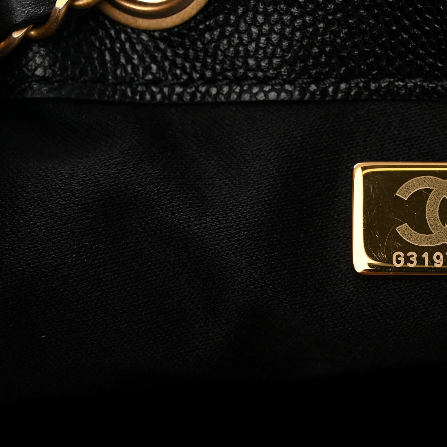 Caviar Quilted Medium Chanel 25 Handbag Black