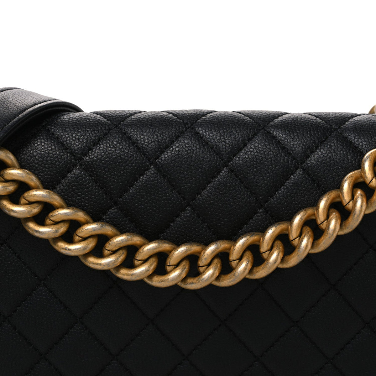 Caviar Quilted Medium Boy Flap Black